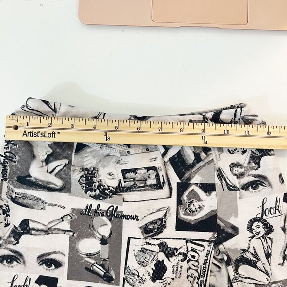 Urban Outfitters Grace Print Skort Newspaper Micro Pull On Y2K Size XS - Picture 6 of 7